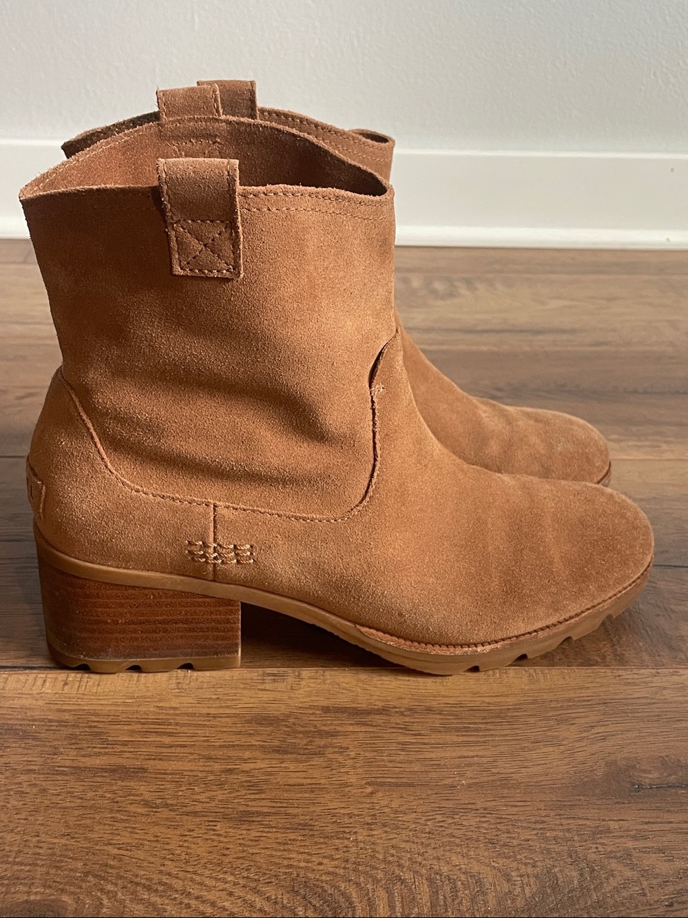 Sorel  Women's Tan Suede Ankle Boots‎ Size 10.5
